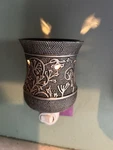 Scentsy Silvervine Mini Wall Plug Nightlight Wax Warmer. Fixed Price $11.50.