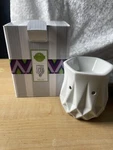 Scentsy Alabaster Warmer New The Box Original. Fixed Price $22.00.