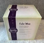 New Scentsy Cube Moss Wax Warmer Green 1100-23215. Fixed Price $23.76.