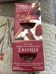 Yankee Candle Apple Berry Spice Housewarmer Scent Plug Oil Refills Twin Pack. Fixed Price $12.00.