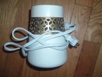 Serene House Wax Pod Electric Warmer Diffuser White & Gold Model SH001-3. Fixed Price $5.99.