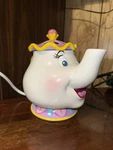 Scentsy Disney Mrs. Potts Warmer. Fixed Price $95.00.
