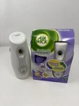 2X Air Wick Lavender And Chamomile Freshmatic Odor Detect Ultra Automatic Units. Fixed Price $5.00.