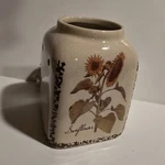 Scentsy Rustic Sunflower Electric Ceramic Oil/wax Warmer Aromatherapy Plug-in. Fixed Price $23.00.