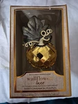 Bath & Body Works Wallflowers Luxe Pumpkin Plugin Diffuser + Bulb Sweet Cinnamon. Fixed Price $15.69.