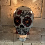 Day Of The Dead Dia Los Muertos Skull Plug-in Night Light Wax Warmer New. Fixed Price $16.00.