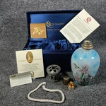 Qwa Art Fragrance Oil Lamp Tom Wood Iris Hummingbird Signed Box Coa. Fixed Price $64.00.