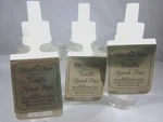 3 Bulbs Bath & Body Works Home Wallflower Refill Vanilla Spiced Pear. Fixed Price $37.99.