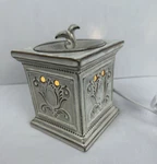 Wax Warmer Removable Lid Rimports Tan Beige Ceramic Square Night Light. Fixed Price $12.59.