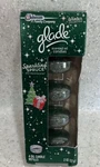 Glade Scented Oil Candle Sparkling Spruce 4 Refills Winter Collect. Fixed Price $10.99.