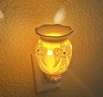 Scentsy Angel Heavenly Wax Warmer Wall Plug-in With Light Bulb Original Box. Fixed Price $12.74.