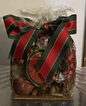 Aromatique Oz 197 Grams Bag Decorative Potpourri Smell Of Christmas Style. Fixed Price $20.00.